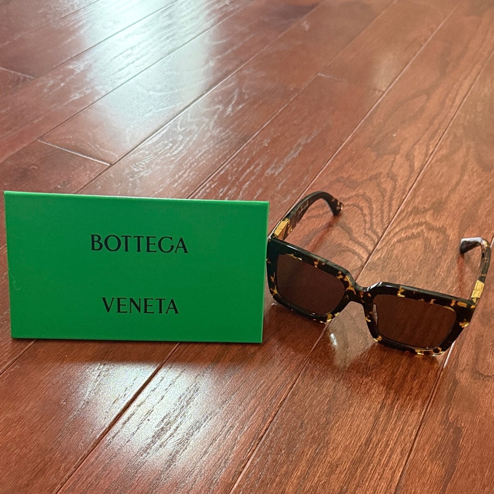 Bottega Veneta Brown Tortoise Sunglasses